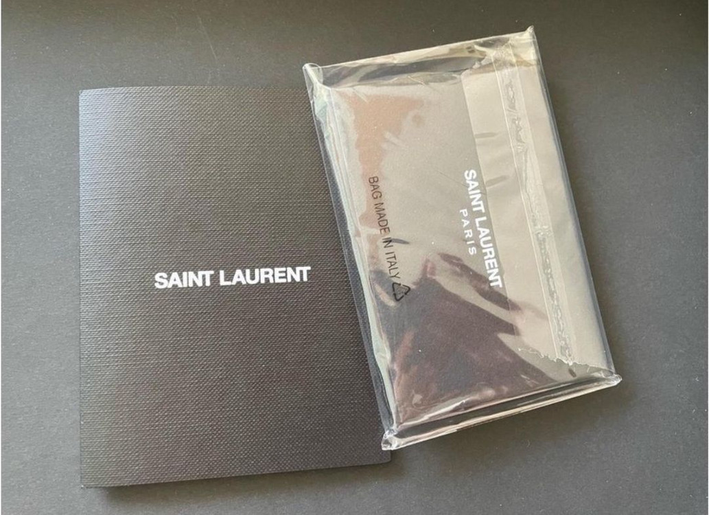 정품)생로랑 마틀라세 뉴미듐 클러치백 이미지