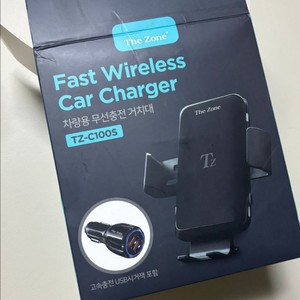 (새상품) 더존 TZ-C100S 차량용 무선충전 거치대 + 시거잭