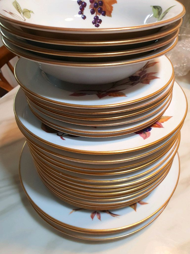 영국산로얄우스터 이브샴골드 개당값--2