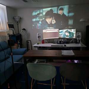 삼성 32인치 커브드 모니터와 모니터암세트 이미지