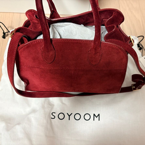 소윰 soyoom 스웨이드 숄더백 이미지