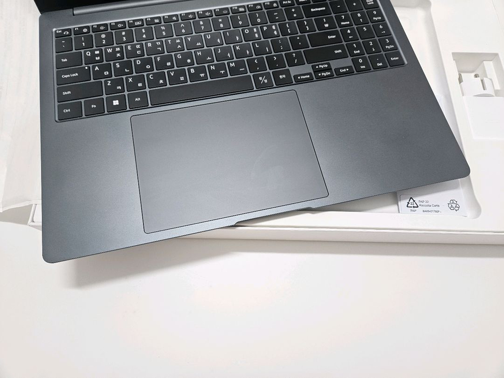 삼성 갤럭시북3 16인치 !5-13세대/램16/SSD256--2