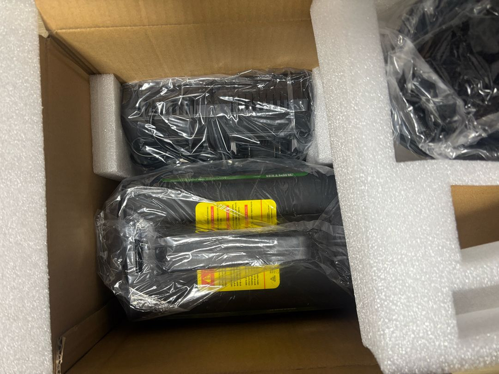 (새제품)주피터 휴대용 충전식 무선 용접기 ZW160--2