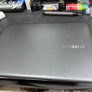 삼성 노트북 NT551 EBE 15.6인치 (I5, 8gb)판매합니다.