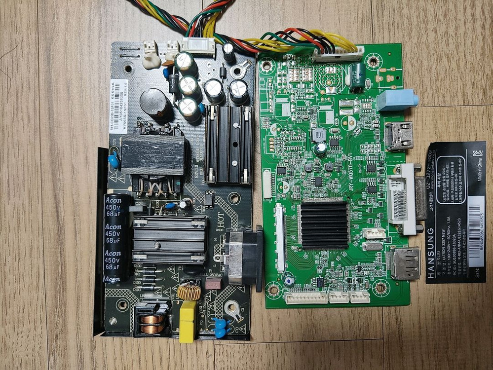 97. 한성 커브드 32인체 ULTRON 3257 NEW 부품용--1