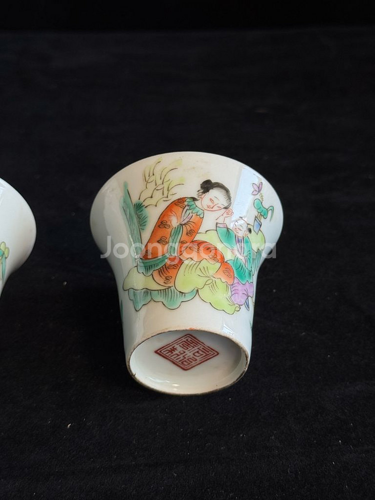 동치년제 분채 인물문 배화배 잔 골동품 고미술품 중국도자기 수집품--2