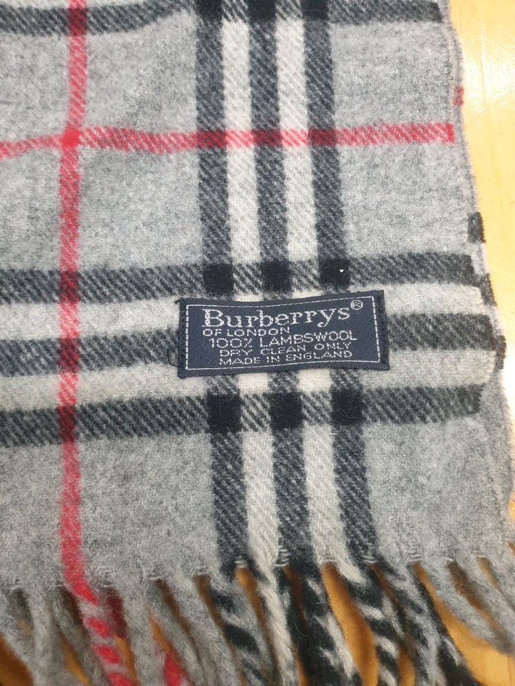 버버리 램스울 머플러 회색 체크 판매합니다--1