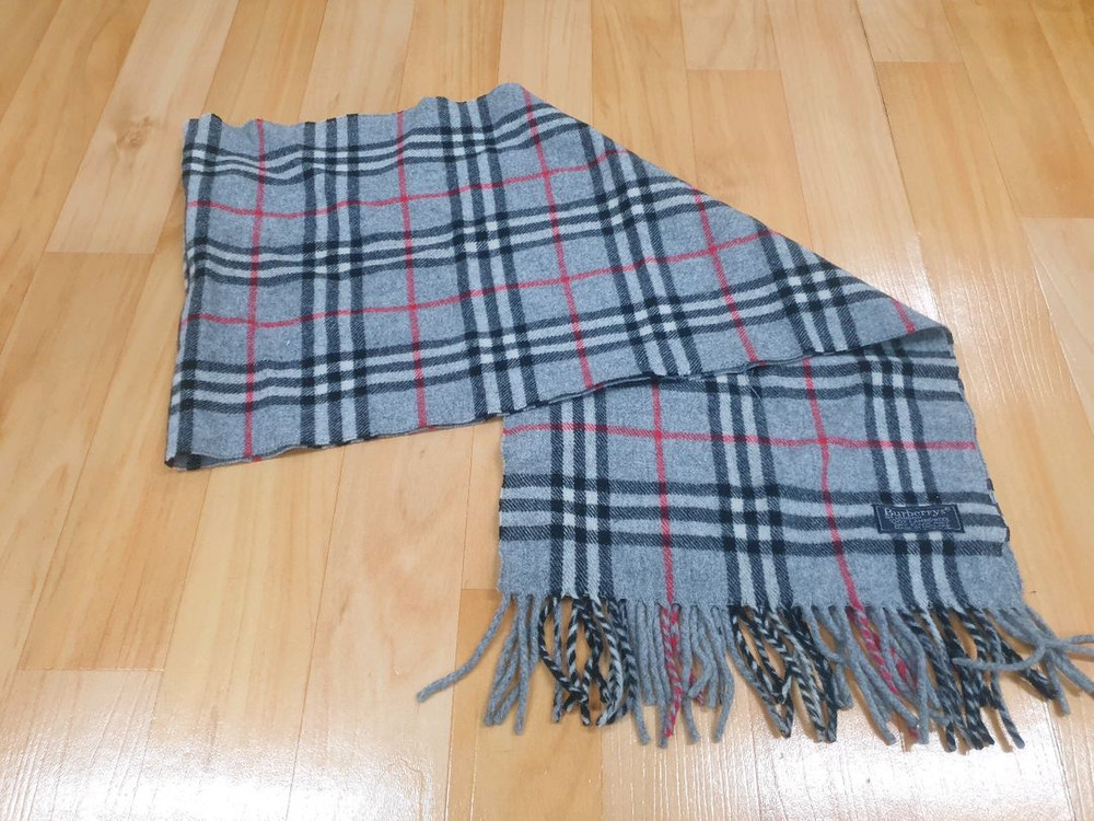 버버리 램스울 머플러 회색 체크 판매합니다--3