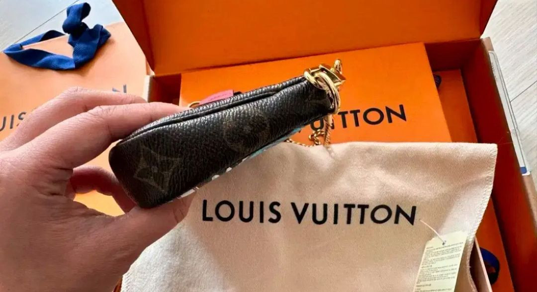 루이비통 미니포쉐트 리미티드한정판--2