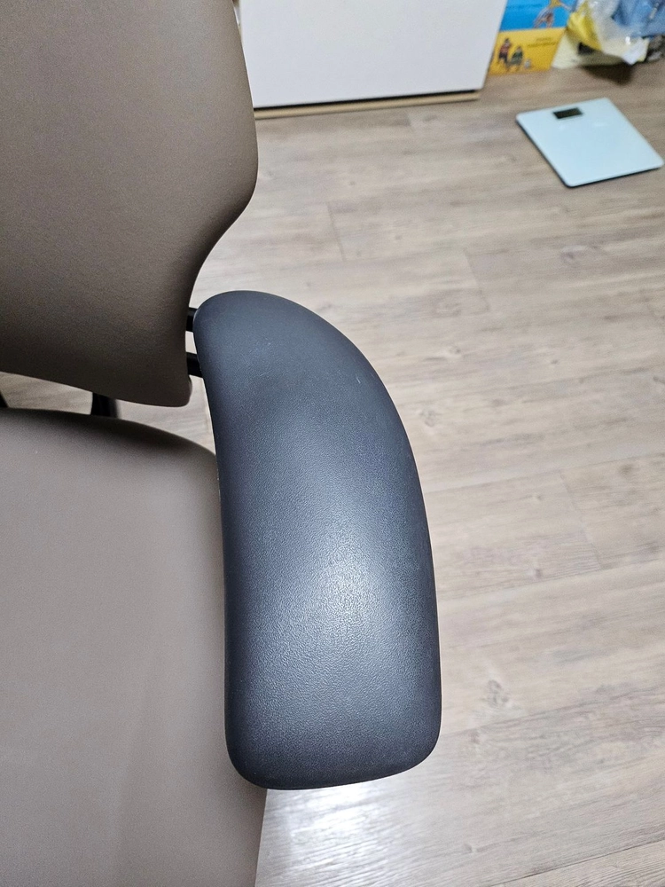 휴먼스케일 프리덤 체어 이미지
