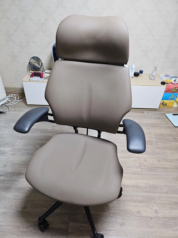 휴먼스케일 프리덤 체어 이미지
