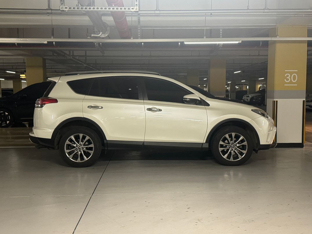 토요타 RAV4 2WD 가솔린 ( 4.5세대 ) 이미지