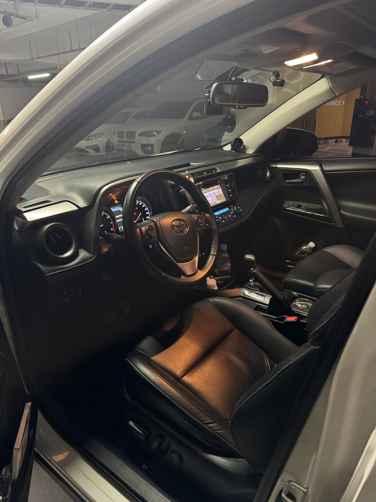 토요타 RAV4 2WD 가솔린 ( 4.5세대 ) 이미지