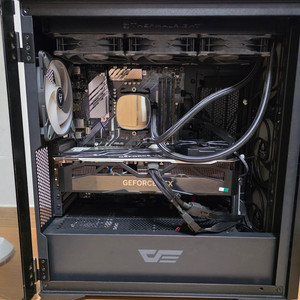 게이밍PC / 본체 5800X3D + RTX 4080 32램