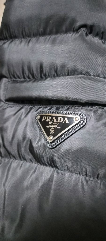 [가격인하!]프라다 패딩 SGY091 (50) 블랙 거의 새것--1