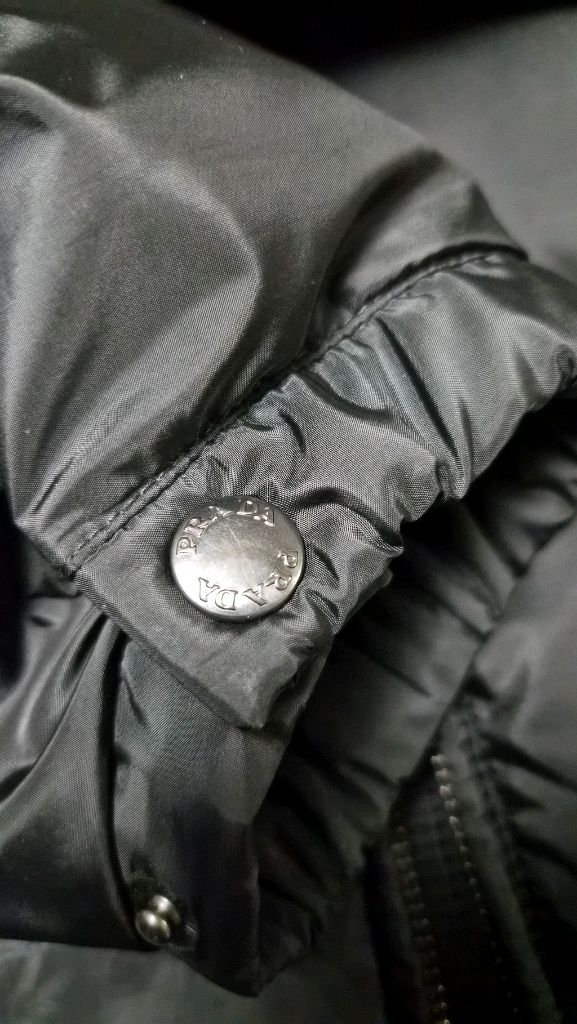 [가격인하!]프라다 패딩 SGY091 (50) 블랙 거의 새것--5