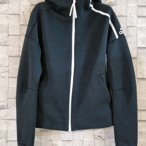 아디다스 블랙후드 집업 트레이닝복