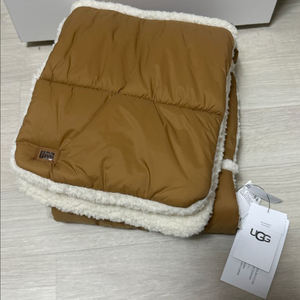 어그 리버시블 퀼팅 머플러 이미지