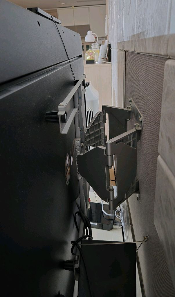 LG 60인치 UHD LED 벽걸이tv--2