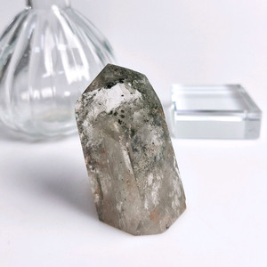 행운의돌 정원 가든쿼츠 포인트수정 크리스탈 107g (인테리어장식품)