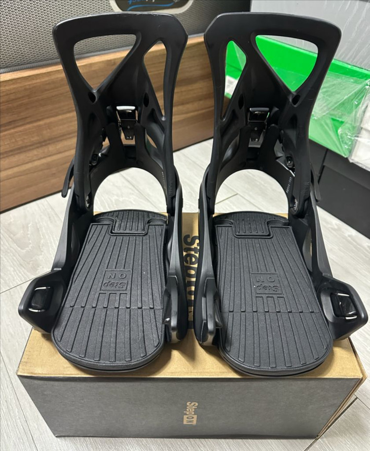 버튼 스텝온 바인딩 블랙 우먼스 M--1