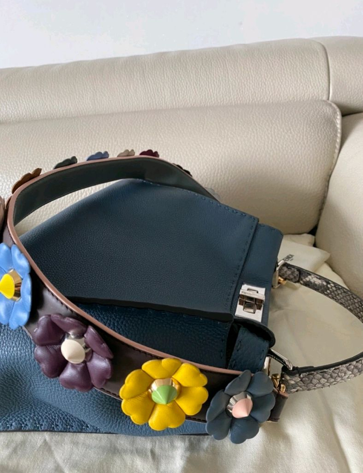 펜디 셀러리아 피카부 미듐--1