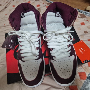 나이키 조던 1 og 하이 보르도 260사이즈