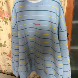 스페셜게스트 크루넥 2526 V2 PINSTRIPE CREWNECK WINTER SKY