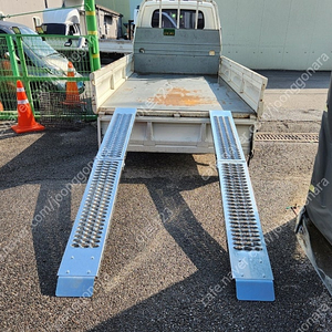 접이식 상하차 사다리 2개 (1세트) 새제품 (ATV, 오토바이 바이크, 농기계 등)