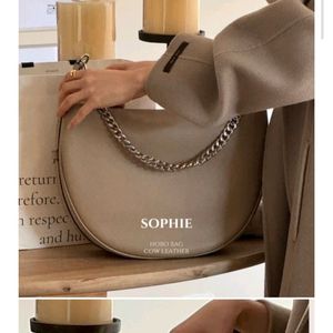 새상품)오케이플레이스 소피 호보백(소가죽)