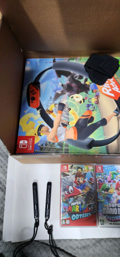 닌텐도 스위치 OLED 풀세트 (화이트-조이콘그립분실) + 게임 타이틀/스크롤압박주의 이미지