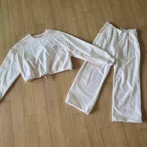 여아 레노마키즈 상하복 세트 130사이즈 정도 이미지