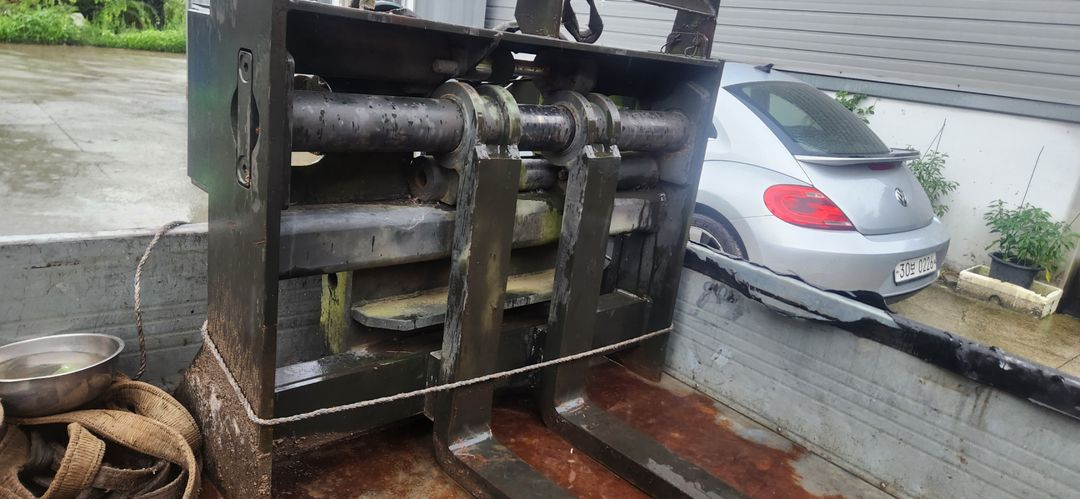 하이랜드 지게차 굴삭기 포크레인 트랙터 지개발 지갯발 이미지