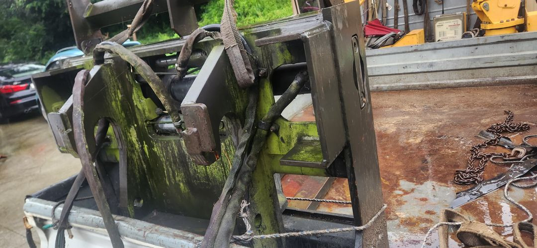 하이랜드 지게차 굴삭기 포크레인 트랙터 지개발 지갯발 이미지