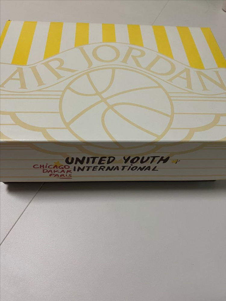 에어조던2 레트로SP 메종 샤토 루즈 이미지