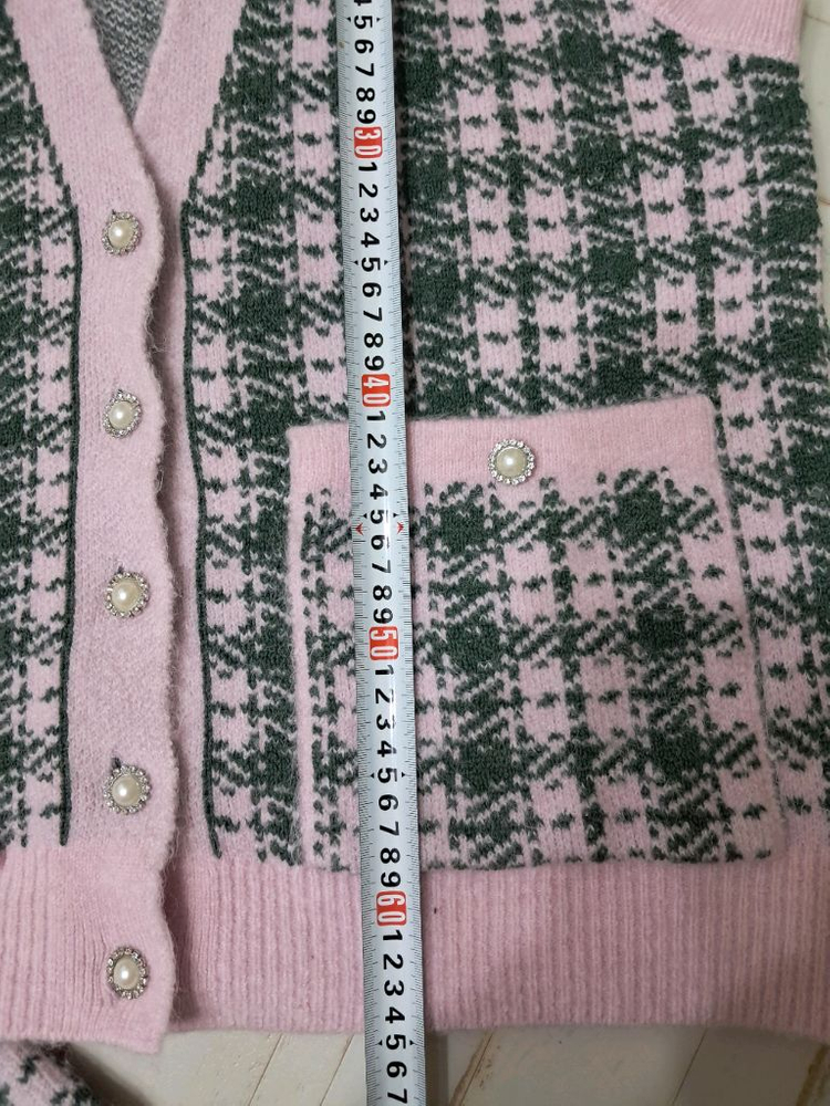 자라 니트 투피스 세트 라지 사이즈 새상품입니다핑크와 그레이 체크 패턴이 돋보이는 베스트와 스커트 구성이에요베스트와--8