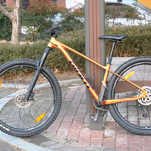 자이언트 2025년식 패덤29 트레일 MTB 판매 합니다