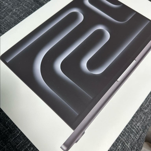 맥북 프로 M5 14인치 16램 512GB(배터리사이클3,전체 보호필름 완료 신품급)