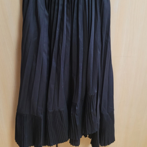 블랙 프릴 주름 언발란스 스커트