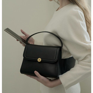 택달린새상품)지에니 샬롯 토트백 크로스백 (소가죽)