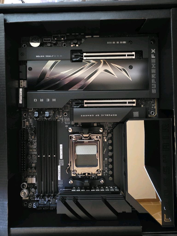 ASUS ROG CROSSHAIR X870E HERO 메인보드 판매합니다--2