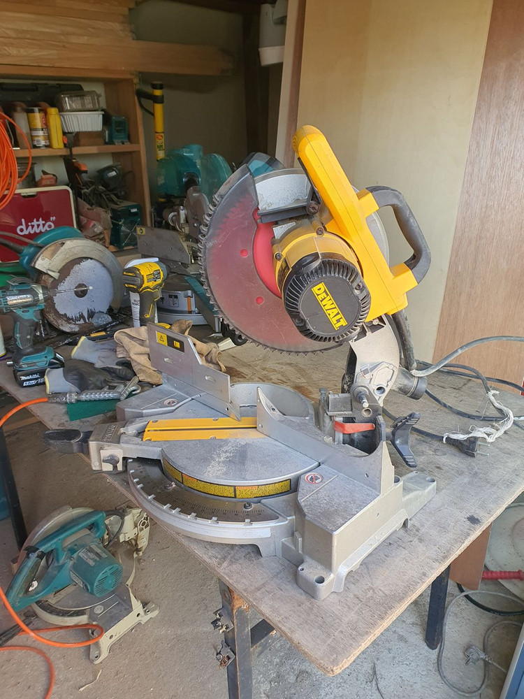 슬라이딩 각도절단기 디올드 10인치 이미지