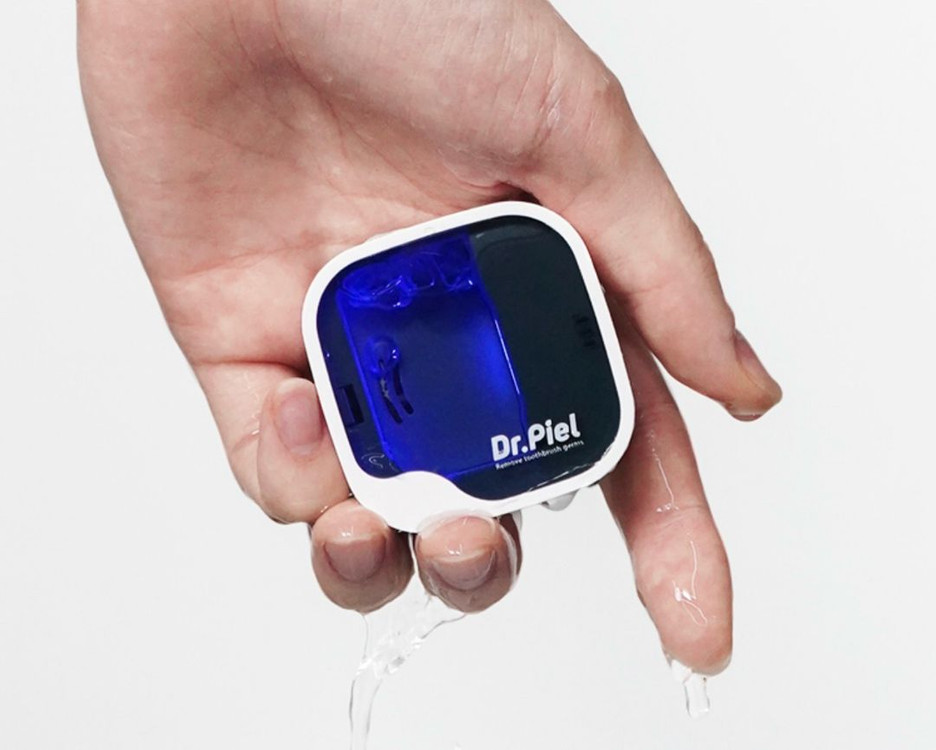 닥터피엘 올뉴큐빙 휴대용 칫솔살균기 이미지