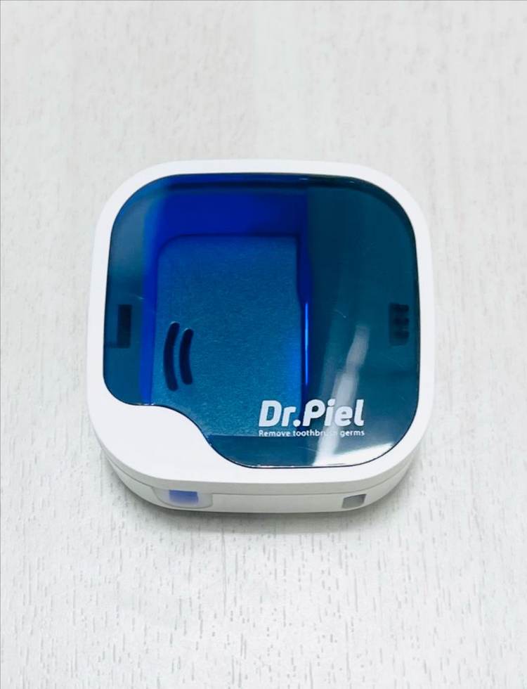 닥터피엘 올뉴큐빙 휴대용 칫솔살균기 이미지