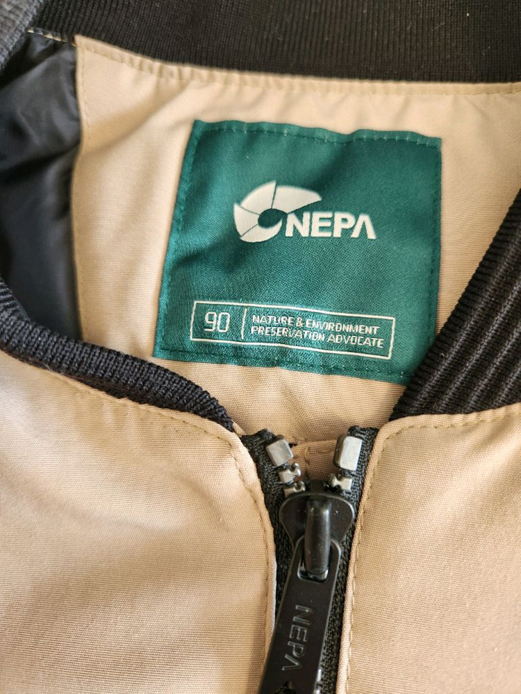 새상품급)네파 베이지 여성 알라스카 라이트 롱 덕다운자켓 사이즈90(s)촬영사진 색감이 이상한데 두번째 홈피사진 색--4