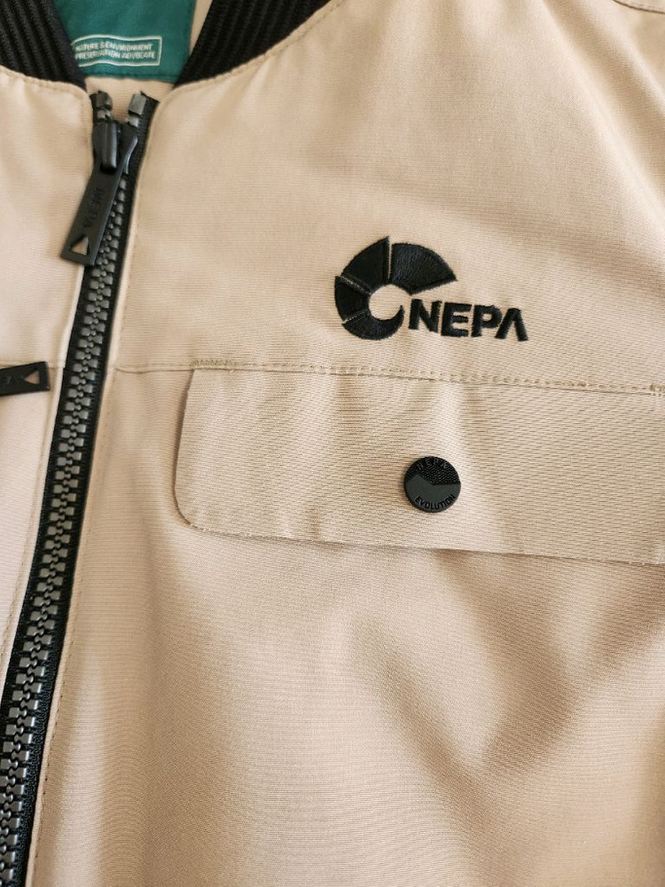 새상품급)네파 베이지 여성 알라스카 라이트 롱 덕다운자켓 사이즈90(s)촬영사진 색감이 이상한데 두번째 홈피사진 색--5