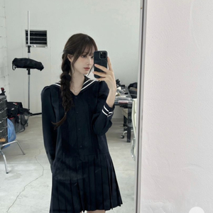 [새상품] 라벨르블랑 세일러 플리츠 원피스(택0)