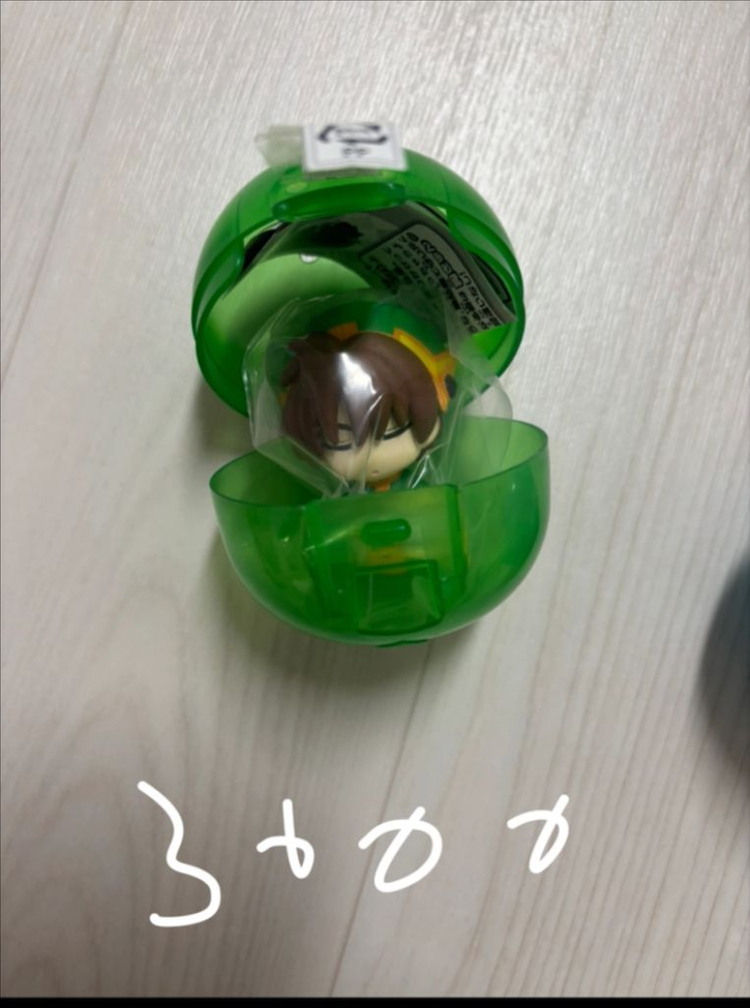 짱구 피규어 ,가챠 굿즈 카드캡터체리 가챠, 생물대백과 가챠(도롱뇽),킨더조이 ,라이온킹 가챠, 쌀알피규어 등등 이미지