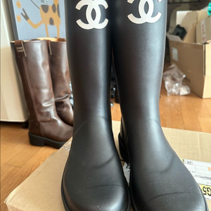 샤넬 레인부츠 풀박스