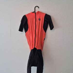 피세이 최상급 에어로 슈트 새상품